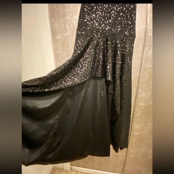 Pearl by Georgina Chapman Black Sequin Embellished Backless Gown, US0 - Picture 5 of 10